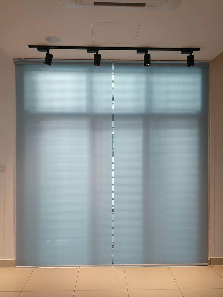 SUNSCREEN ROLLER BLIND